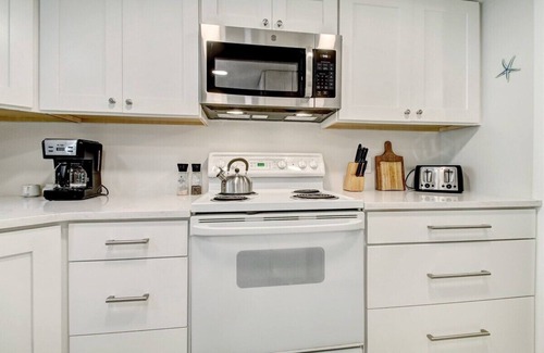 Fernandina Beach Condo | A Wave From It All - Hosted by Moore AI Rentals