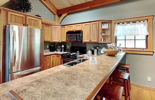 Oakland House | A Winter View | Spacious Lake View Home Near Area Attractions + Hot Tub
