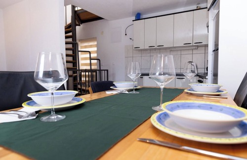 Kastel Gomilica Apartment | A1 Apartment Near Beach With two Balconies