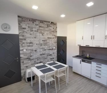 Pecs Apartment | AApartman Exclusive - free parking