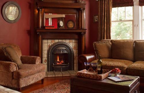 Rockland Bed & Breakfast | Abbeymoore Manor