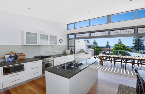 Avoca Beach House | Aboard Avoca - Footsteps from the Sand