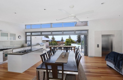 Avoca Beach House | Aboard Avoca - Footsteps from the Sand