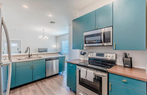 Cedars Apartment | Abode Dallas - The Cedars Downtown