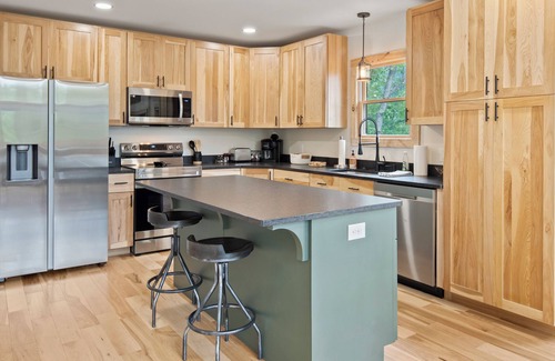 Lake Lure Cabin | Above It All Hot Tub Views Rumbling Bald Sleeps 11