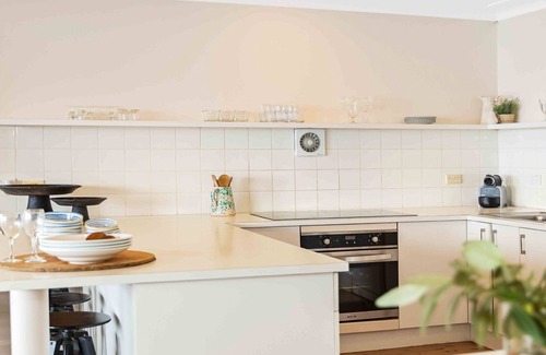 Pearl Beach House | ABSOLUTE BEACHFRONT BEAUTY @ PEARL BEACH