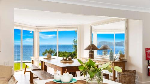 Pearl Beach House | Absolute Beachfront Beauty - Pearl Beach