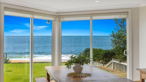 Pearl Beach House | Absolute Beachfront Beauty - Pearl Beach