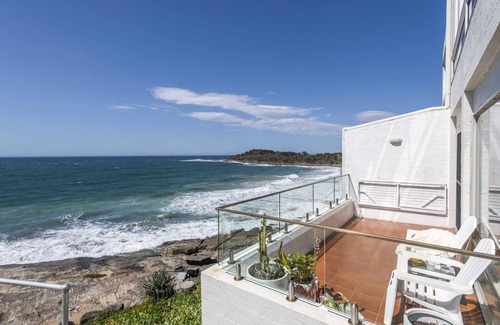 Yamba Apartment | Absolute Oceanfront Yamba - oceanstays