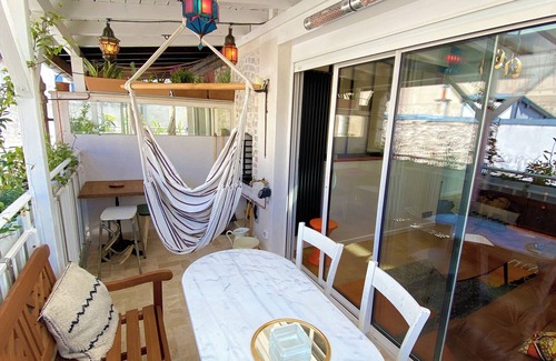 Quartier Sainte-Marguerite Apartment | Absolute peace and terrace in Bastille