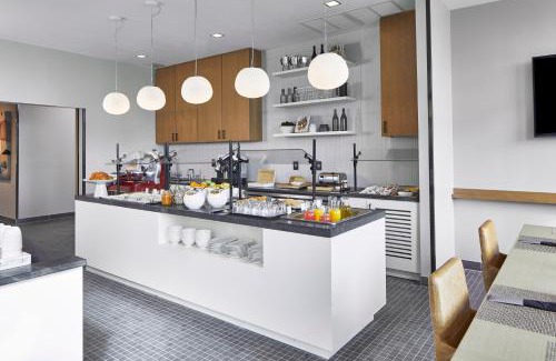 West Oak Hill Hotel | AC Hotel by Marriott Austin Hill Country