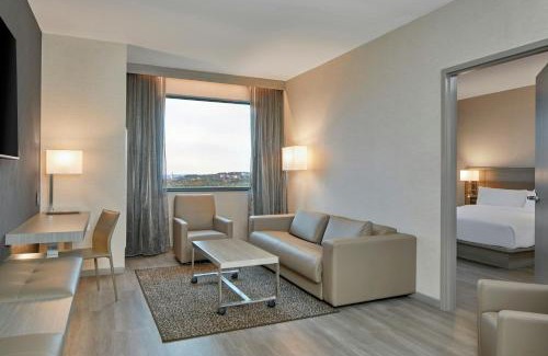 West Oak Hill Hotel | AC Hotel by Marriott Austin Hill Country