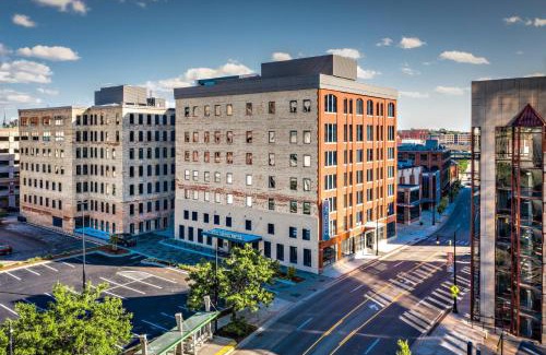 Downtown Hotel | AC Hotel by Marriott Grand Rapids Downtown