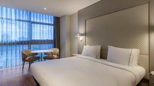 La Marina de Port Hotel | AC Hotel Som by Marriott