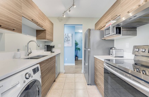 Downtown Vancouver Condo | AC* Stylish Retreat Unique & Centrally Located & Parking
