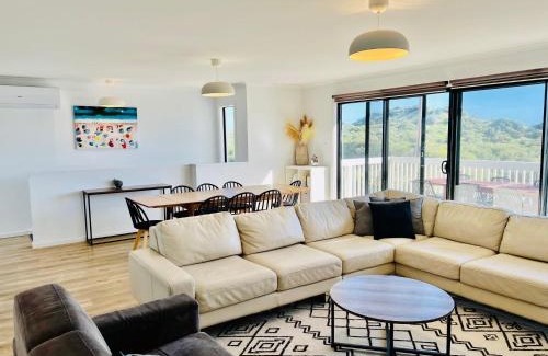 Waterhouse House | ACACIA - 6 Joy Tce Pets Welcome outside