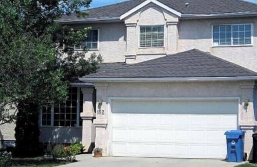 Highland Park House | Accessible/petfriendly-2bedSuite