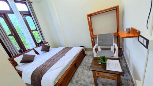 Bomdila House | Accomoon hillside homes