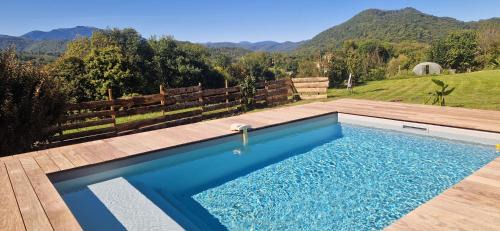 Estadens House | Accords Pyrénées - Vue Pyrénées - Piscine et spa - classé 4 étoiles