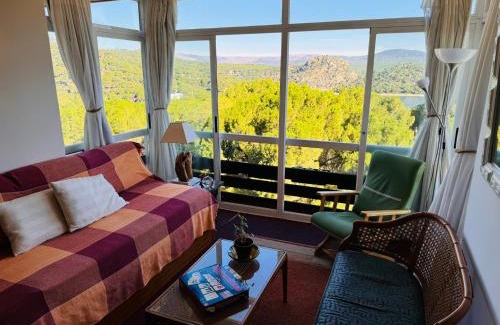 San Martin de Valdeiglesias Apartment | Acogedor apartamento con bellas vistas al embalse