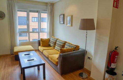 La Corredoria y Ventanielles Apartment | Acogedor Apartamento en Oviedo Frente al HUCA