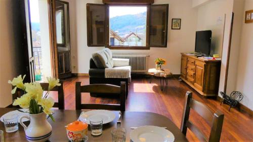 Ochagavia House | Acogedora casa rural a los pies de la Selva Irati