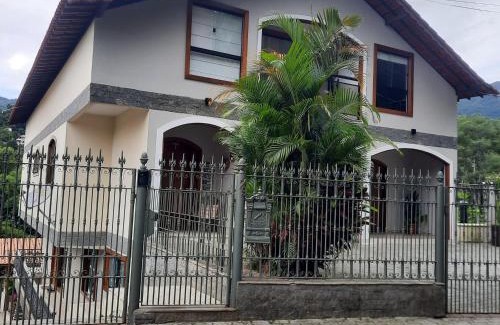 Conego Apartment | Aconchego no bairro mais charmoso da serra.