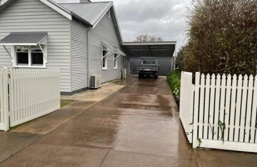 Mansfield House | Acorn Cottage