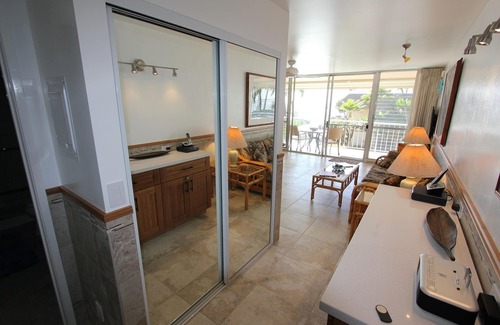 Kihei Condo | Across From Kamaole 2 Beach, This Concrete Resort Is Maintained Well