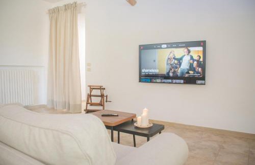 Ostuni House | Ad un passo da Cisternino - Trulli con Camino, Foresta e BBQ