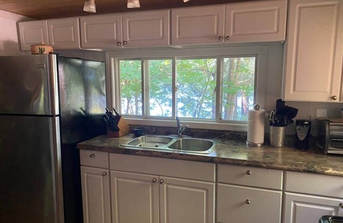 Port Carling Cabin | Ada Lake Cottage - Port Carling couples retreat