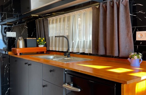 Kucukkuyu Hotel | Ada Tiny House