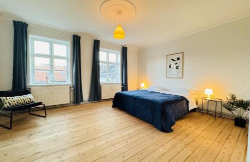 Aalborg Apartment | aday - Beautiful and Spacious 4 bedroom - Heart of Aalborg