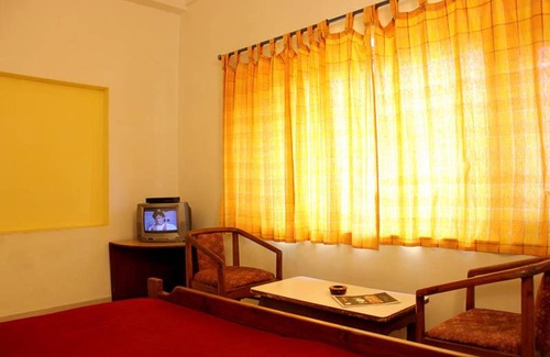 Kandaghat Hotel | ADB Rooms Hotel Falcon Crest, Shimla