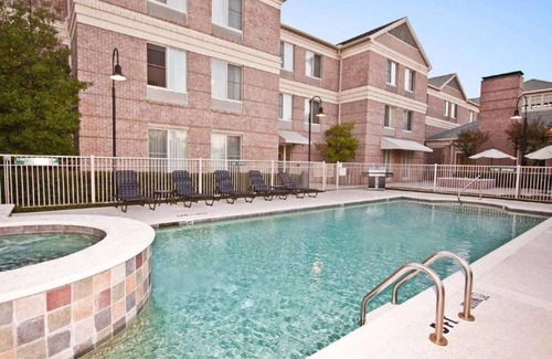Addison House | Addison attractions, near downtown Dallas