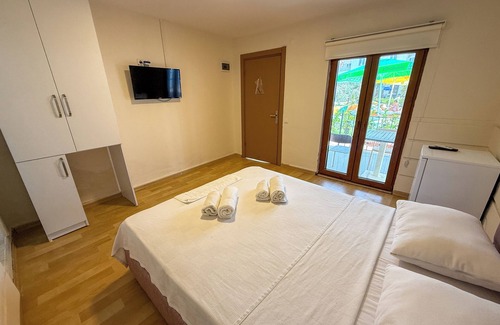 Kucukkuyu Hotel | Address Küçükkuyu