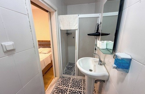 Kucukkuyu Hotel | Address Küçükkuyu