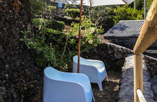 Sao Roque do Pico Ski Chalet | Adega Baía Azul - The essence of Pico