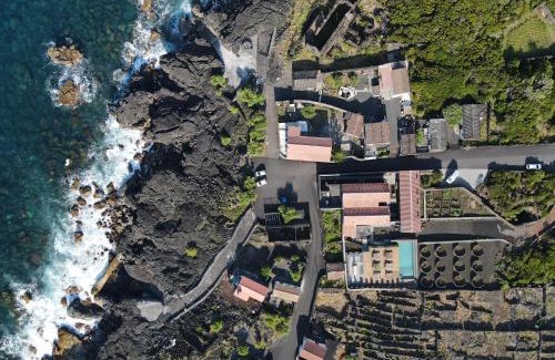 Sao Roque do Pico Villa | Adega do Fogo