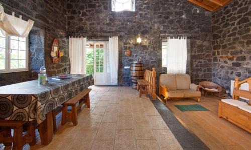 Prainha House | Adega Poça