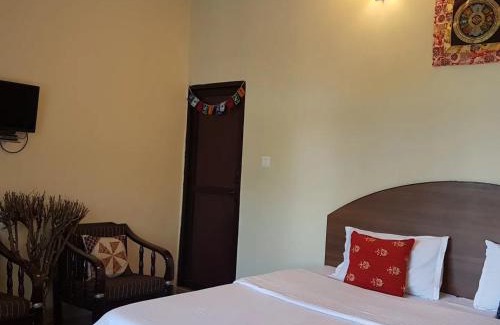 Gunehr House | Aditya Homestay Bir-Billing surrounded by Mountains