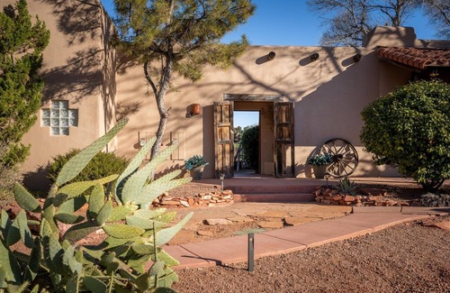 Oak Creek Apartment | Adobe Hacienda - Vaquero Suite 1 Bedroom Apts by RedAwning