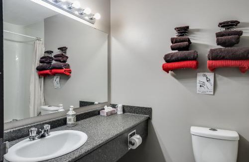 Martensville Hotel | Adobe Inn