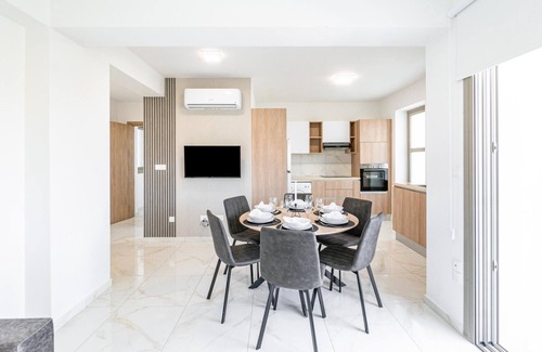 Universal Apartment | Adolina Two Bedroom Apartment 201