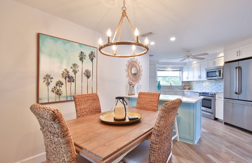 Southgate House | Adorable Beach Bungalow with privacy yet 10 minutes to many events