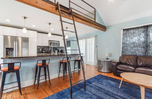 Rehoboth Beach House | Adorable beach cottage 1 mile from Rehoboth boardwalk, walking distance to beach