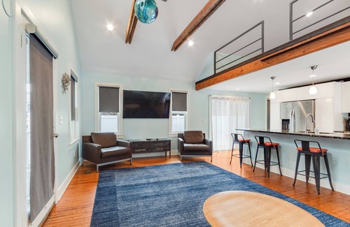 Rehoboth Beach House | Adorable beach cottage 1 mile from Rehoboth boardwalk, walking distance to beach