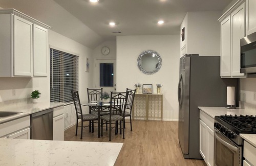 New Caney House | Adorable, Comfortable & nice