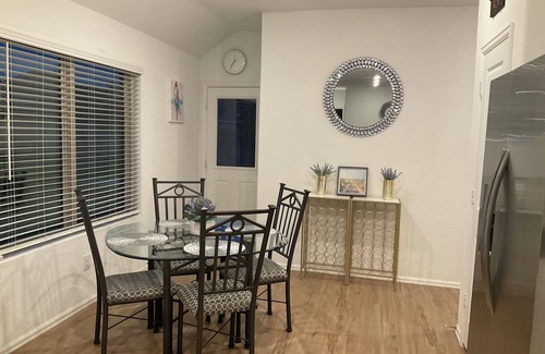 New Caney House | Adorable, Comfortable & nice