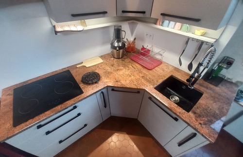 Lantic Cottage | Adorable gîte, 3 kms from Binic & beaches, equipped kitchen, 4 bedrooms 8 beds, garden